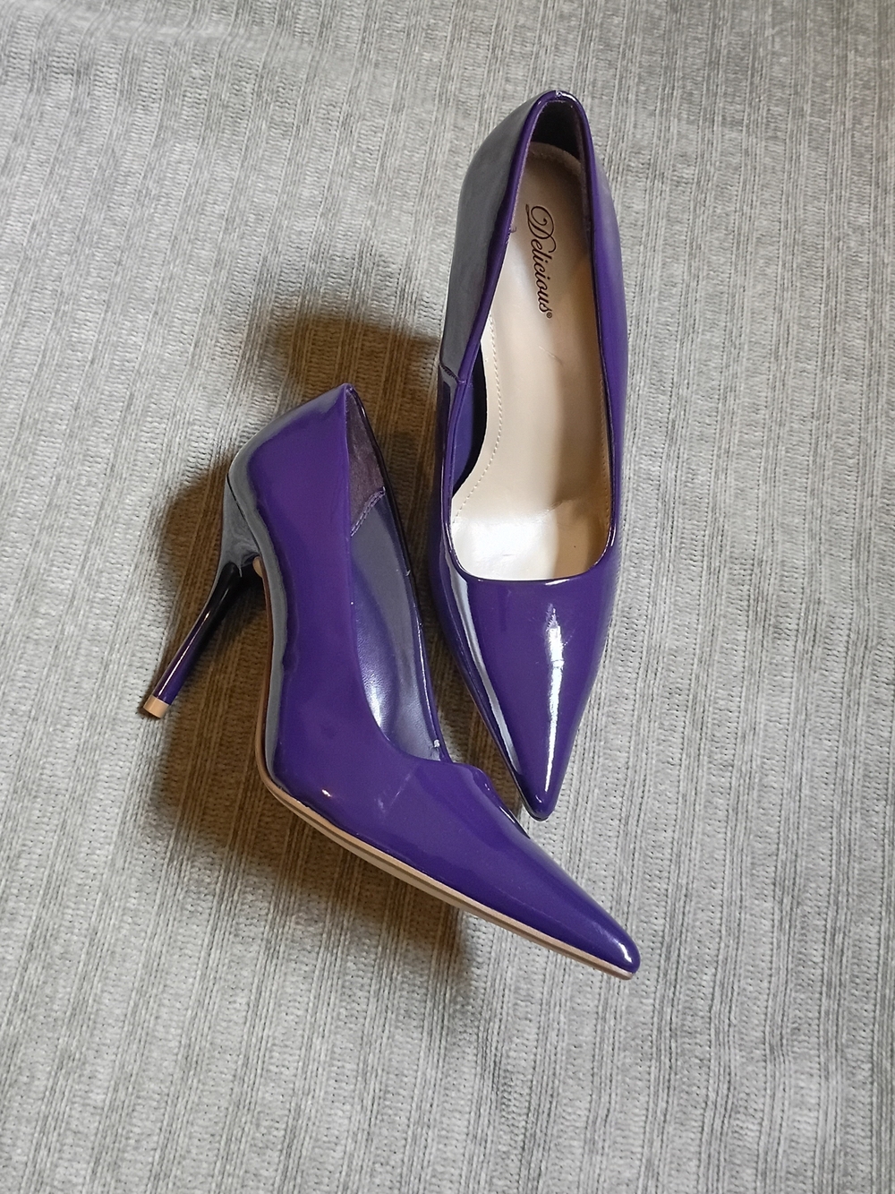 Delicious Shoes Purple Patent Stiletto Heels Pointed Toe Pumps Size 6.5 Y2K
